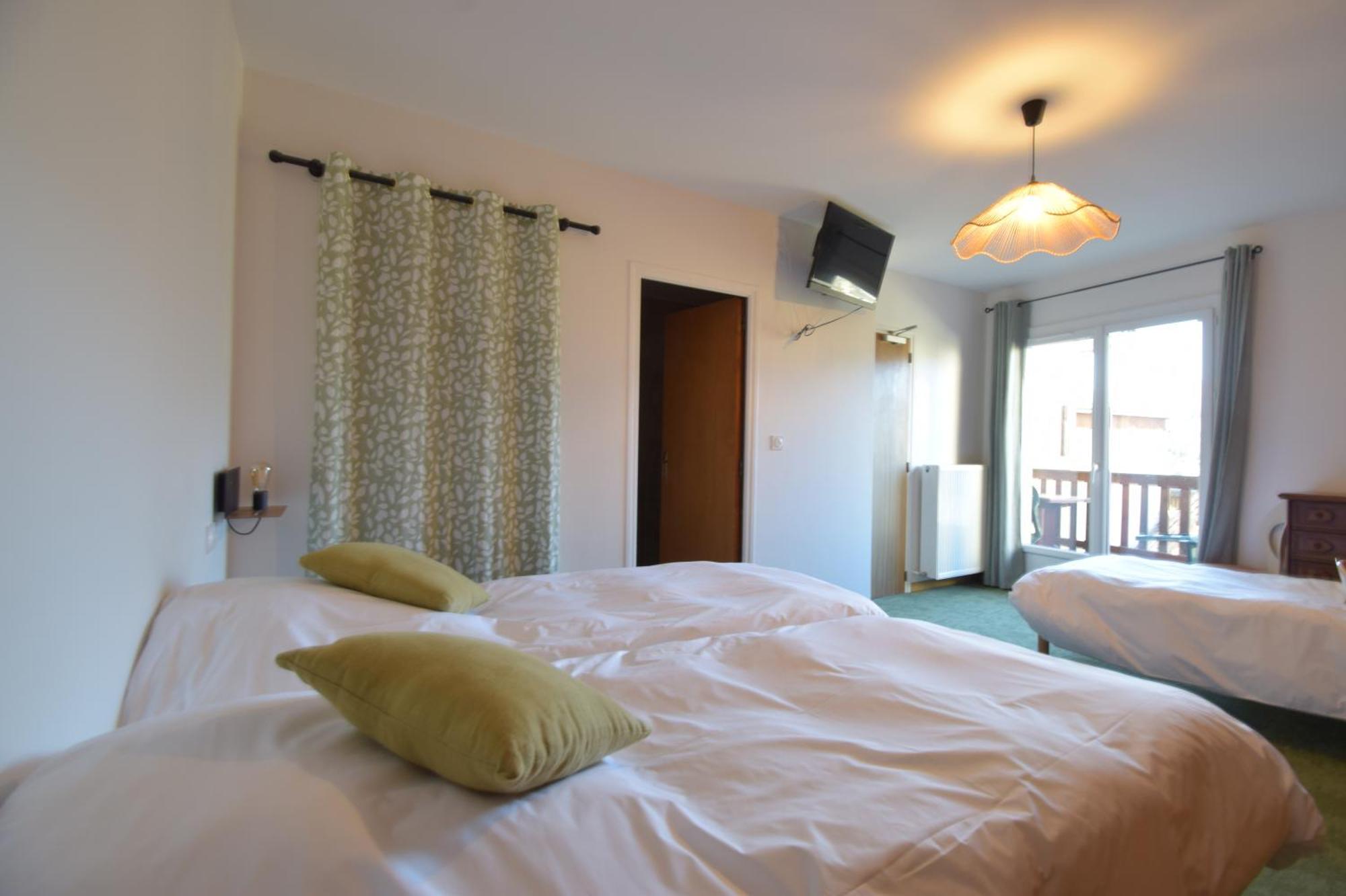 Hotel Les Chenets Saint-Julien-en-Champsaur Eksteriør bilde