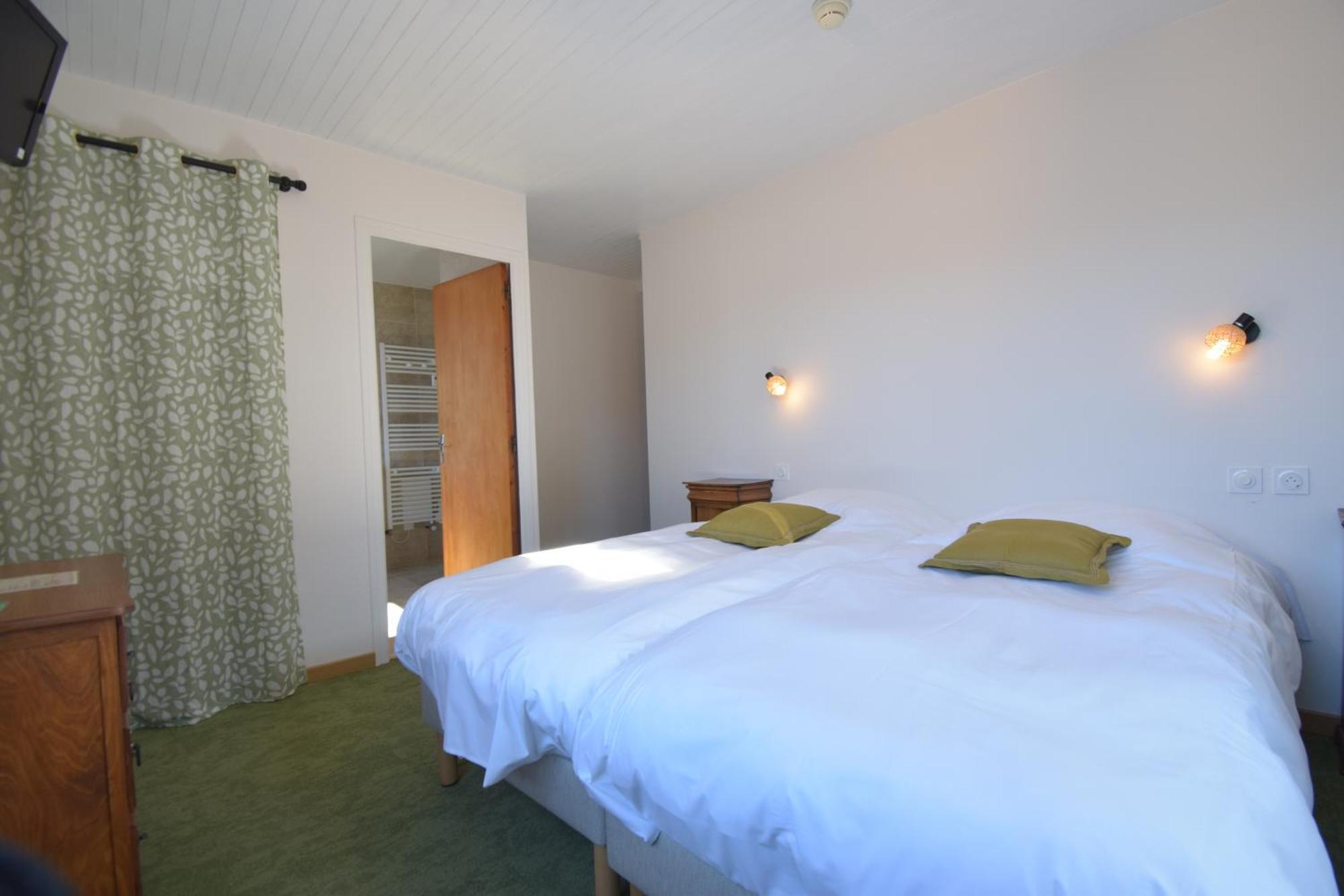 Hotel Les Chenets Saint-Julien-en-Champsaur Eksteriør bilde