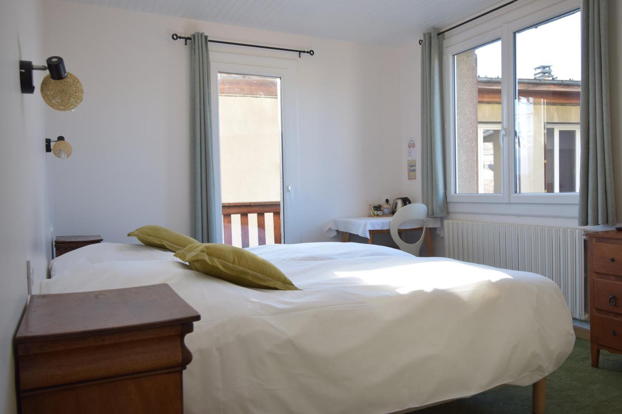 Hotel Les Chenets Saint-Julien-en-Champsaur Eksteriør bilde