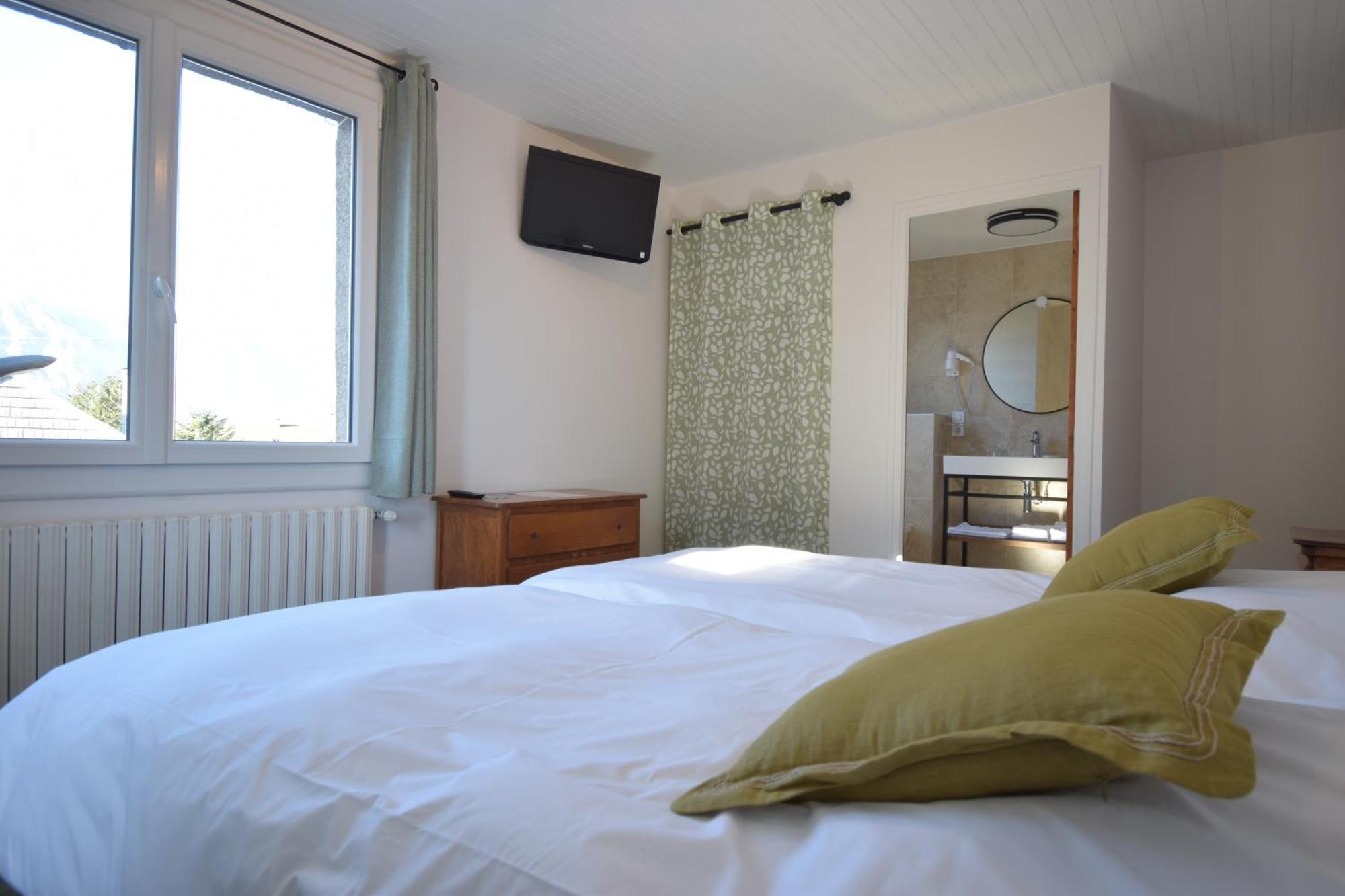 Hotel Les Chenets Saint-Julien-en-Champsaur Eksteriør bilde