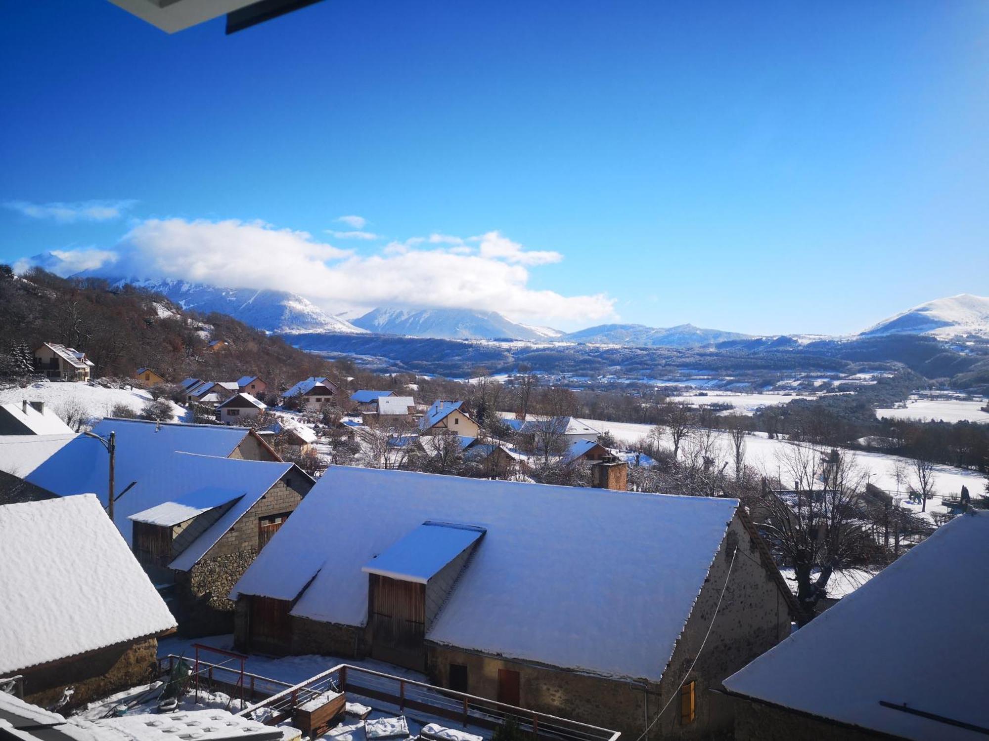Hotel Les Chenets Saint-Julien-en-Champsaur Eksteriør bilde