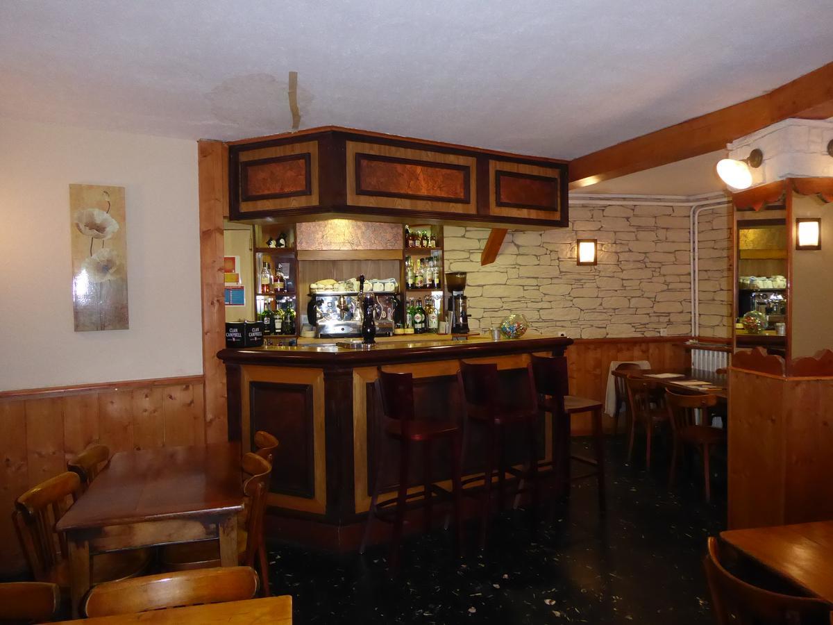 Hotel Les Chenets Saint-Julien-en-Champsaur Eksteriør bilde
